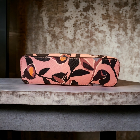 Kate Spade Cameron Paper Rose Med. Dome Cosmetic Makeup Case Excellent like new - Picture 3 of 6